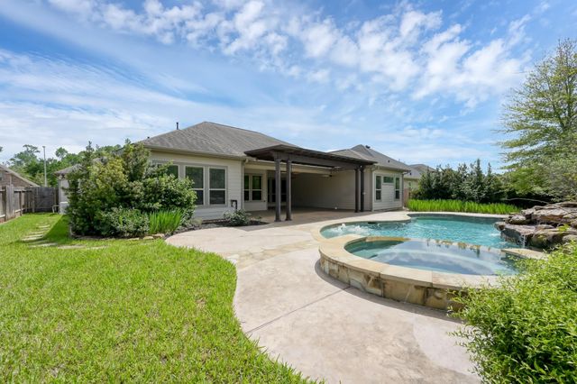 2068 Brookmont Drive, Conroe, TX 77301