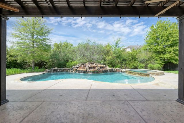 2068 Brookmont Drive, Conroe, TX 77301