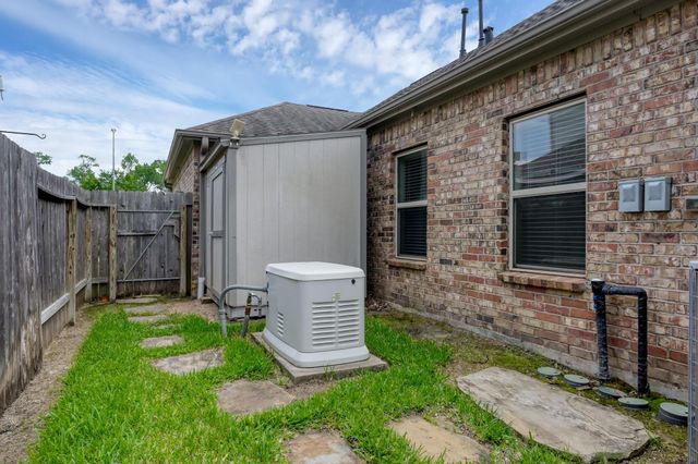 2068 Brookmont Drive, Conroe, TX 77301