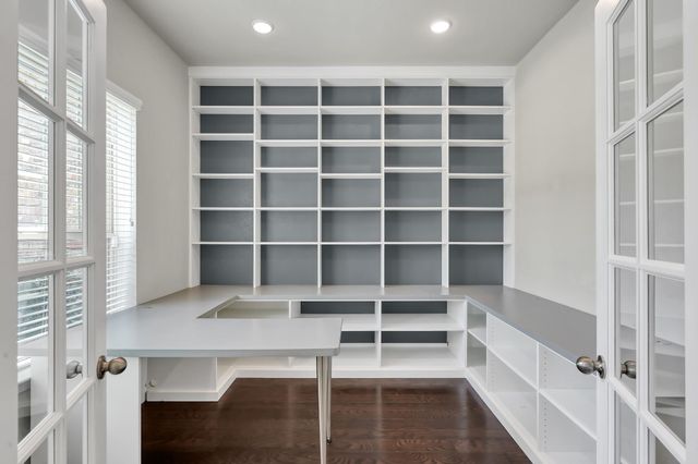 2068 Brookmont Drive, Conroe, TX 77301