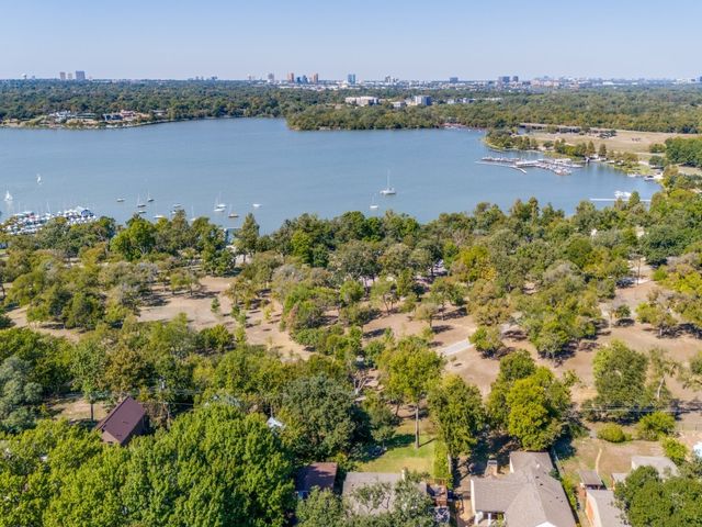 9443 Waterview Road, Dallas, TX 75218