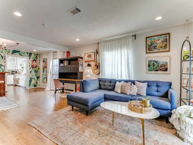 9443 Waterview Road, Dallas, TX 75218