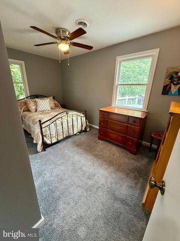 14 FREDERICK RD, Coatesville, PA 19320