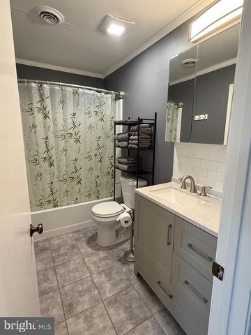 14 FREDERICK RD, Coatesville, PA 19320