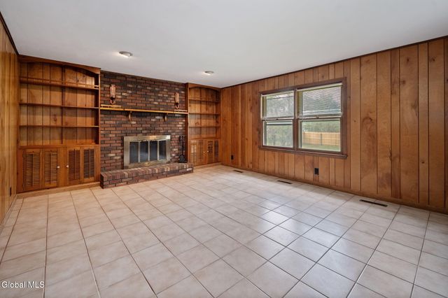 5113 Foxwood Drive, Guilderland, NY 12303