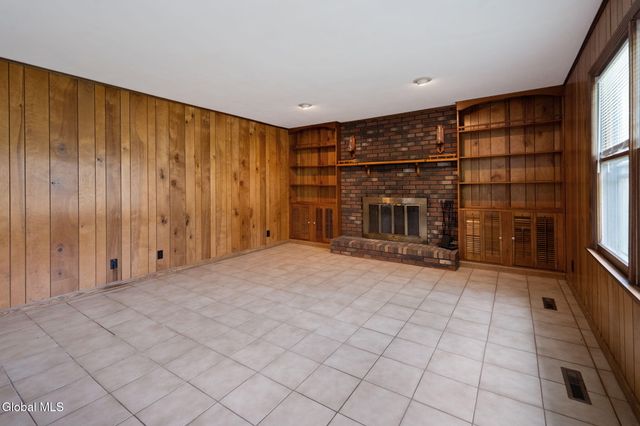 5113 Foxwood Drive, Guilderland, NY 12303