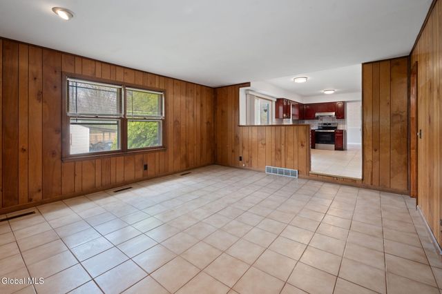 5113 Foxwood Drive, Guilderland, NY 12303