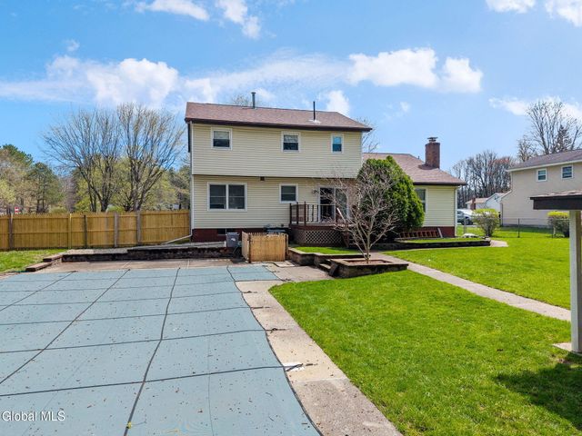 5113 Foxwood Drive, Guilderland, NY 12303