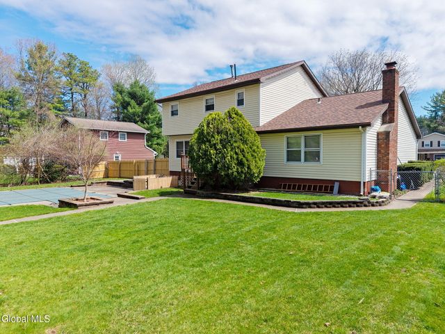 5113 Foxwood Drive, Guilderland, NY 12303