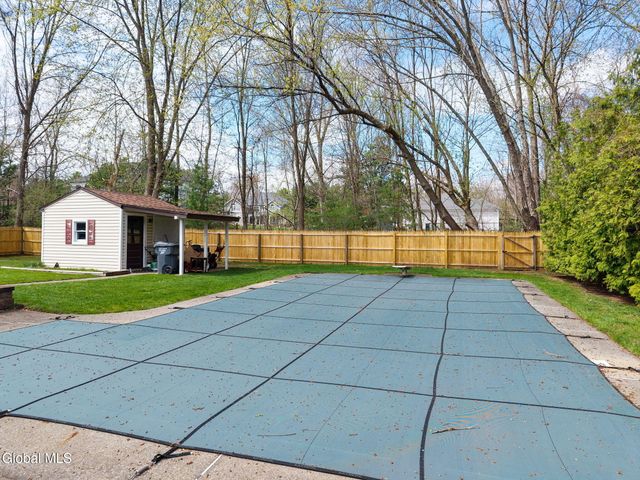 5113 Foxwood Drive, Guilderland, NY 12303