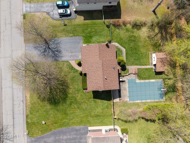 5113 Foxwood Drive, Guilderland, NY 12303