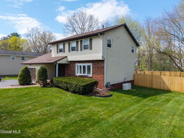 5113 Foxwood Drive, Guilderland, NY 12303