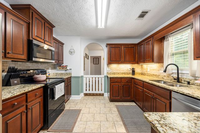 2904 Poyner Drive, Phenix City, AL 36870