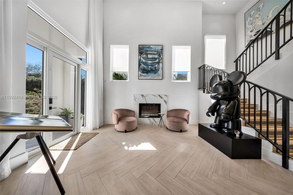 Image 11 of property listing at 3510 Segovia St 3510, Coral Gables, FL 33134