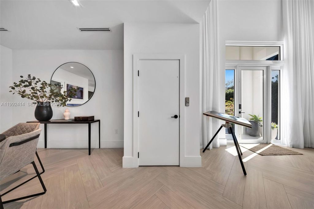 Image 13 of property listing at 3510 Segovia St 3510, Coral Gables, FL 33134