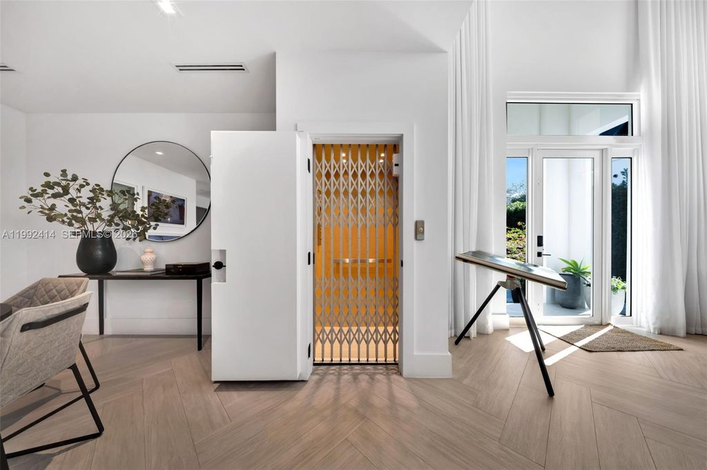 Image 14 of property listing at 3510 Segovia St 3510, Coral Gables, FL 33134