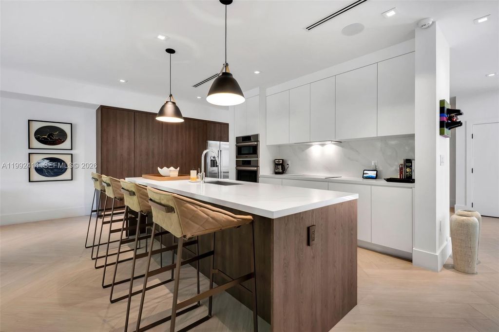 Image 20 of property listing at 3510 Segovia St 3510, Coral Gables, FL 33134