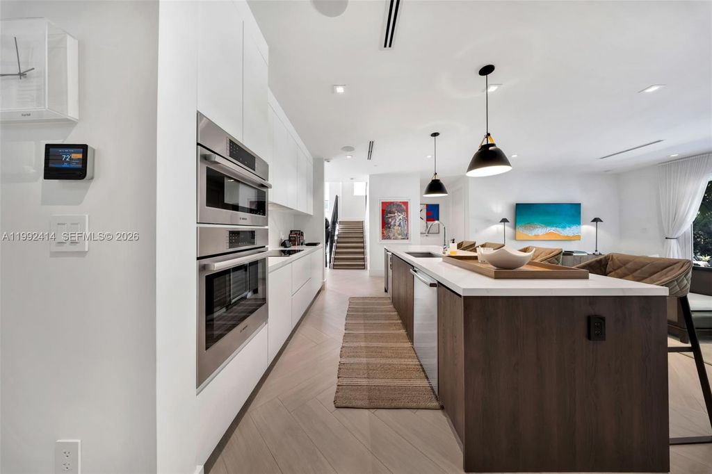 Image 27 of property listing at 3510 Segovia St 3510, Coral Gables, FL 33134