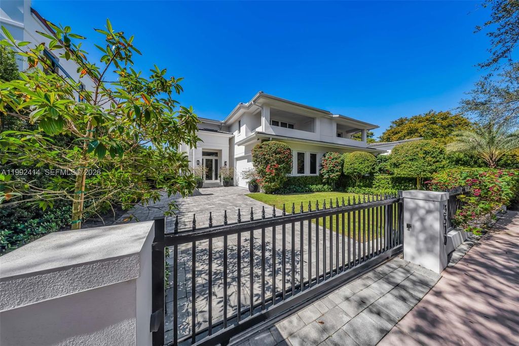 Image 3 of property listing at 3510 Segovia St 3510, Coral Gables, FL 33134
