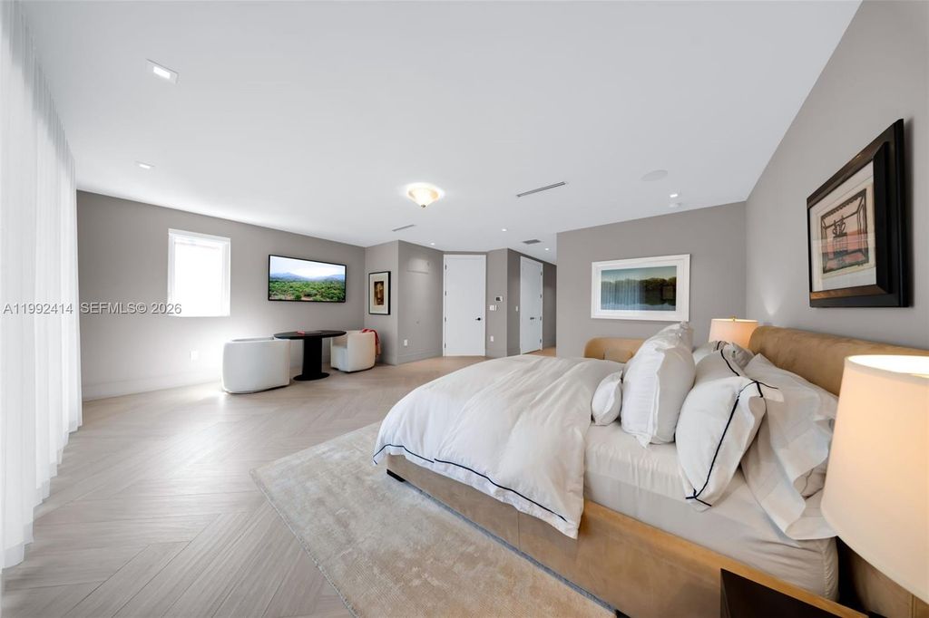 Image 60 of property listing at 3510 Segovia St 3510, Coral Gables, FL 33134