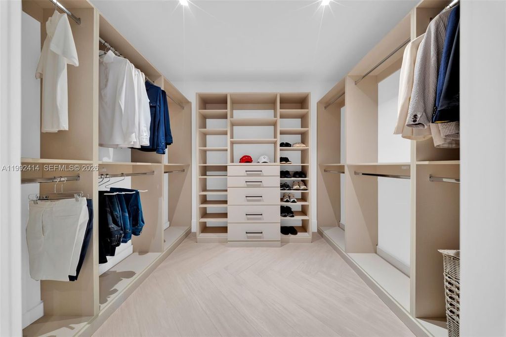 Image 65 of property listing at 3510 Segovia St 3510, Coral Gables, FL 33134