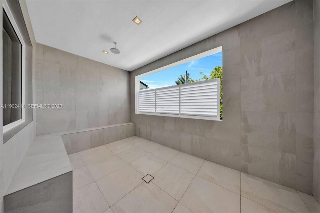 Image 74 of property listing at 3510 Segovia St 3510, Coral Gables, FL 33134