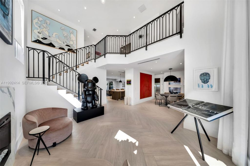 Image 9 of property listing at 3510 Segovia St 3510, Coral Gables, FL 33134