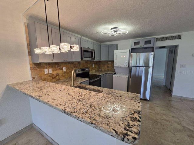2424 W TAMPA BAY BOULEVARD I103, Tampa, FL 33607