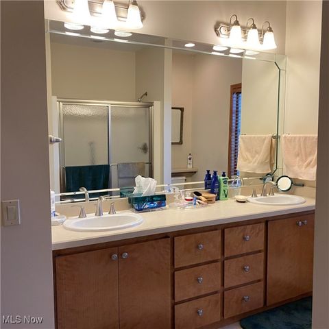 33110 Wren Haven Circle, North Ridgeville, OH 44039