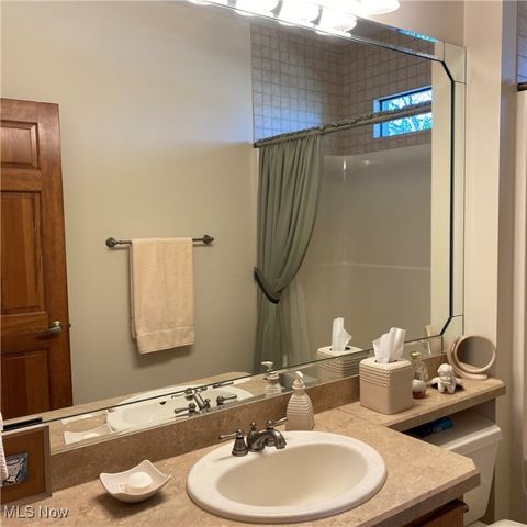 33110 Wren Haven Circle, North Ridgeville, OH 44039