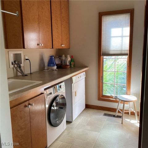 33110 Wren Haven Circle, North Ridgeville, OH 44039