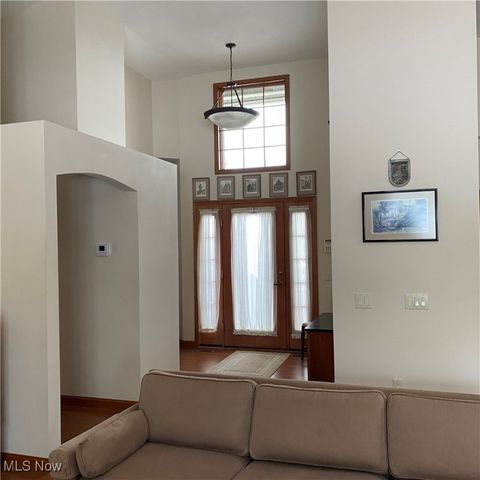 33110 Wren Haven Circle, North Ridgeville, OH 44039