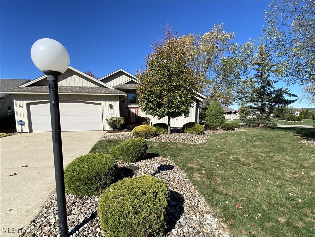 33110 Wren Haven Circle, North Ridgeville, OH 44039