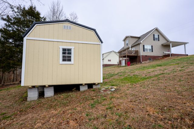 828 Kirbytown Rd, Lafayette, TN 37083