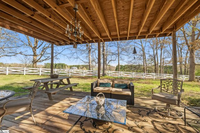 390 Blakely Avenue, Piedmont, SC 29673