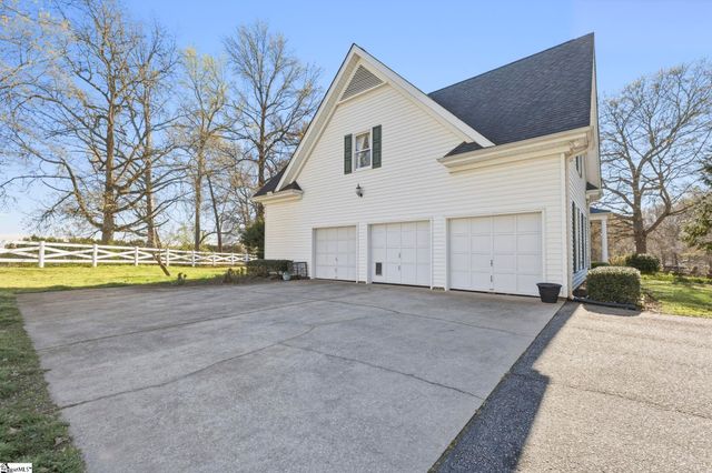 390 Blakely Avenue, Piedmont, SC 29673