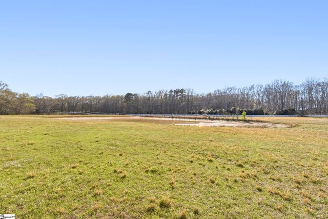 390 Blakely Avenue, Piedmont, SC 29673