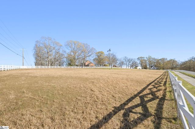 390 Blakely Avenue, Piedmont, SC 29673
