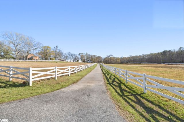 390 Blakely Avenue, Piedmont, SC 29673