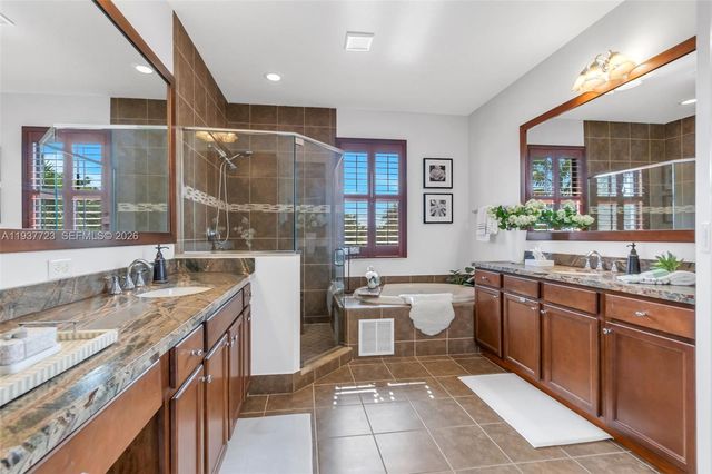 4038 NW 85th Ave, Cooper City, FL 33024