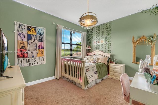 4038 NW 85th Ave, Cooper City, FL 33024