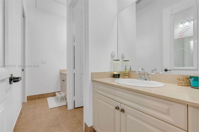 4038 NW 85th Ave, Cooper City, FL 33024