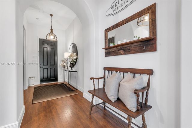 4038 NW 85th Ave, Cooper City, FL 33024