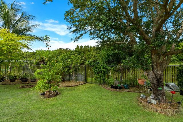 4038 NW 85th Ave, Cooper City, FL 33024