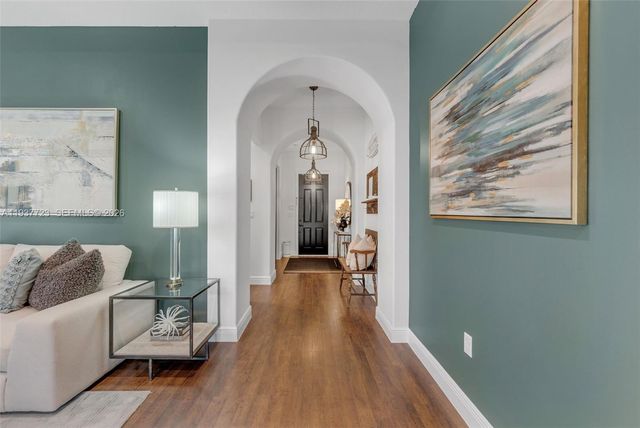 4038 NW 85th Ave, Cooper City, FL 33024