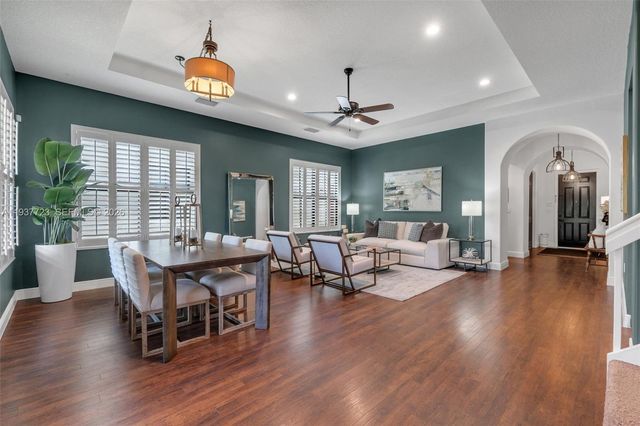 4038 NW 85th Ave, Cooper City, FL 33024