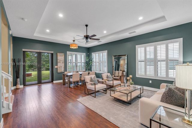 4038 NW 85th Ave, Cooper City, FL 33024