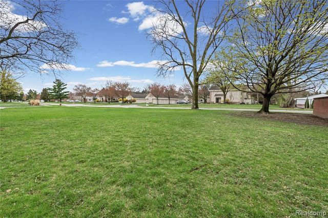 24762 Bashian Drive, Novi, MI 48375