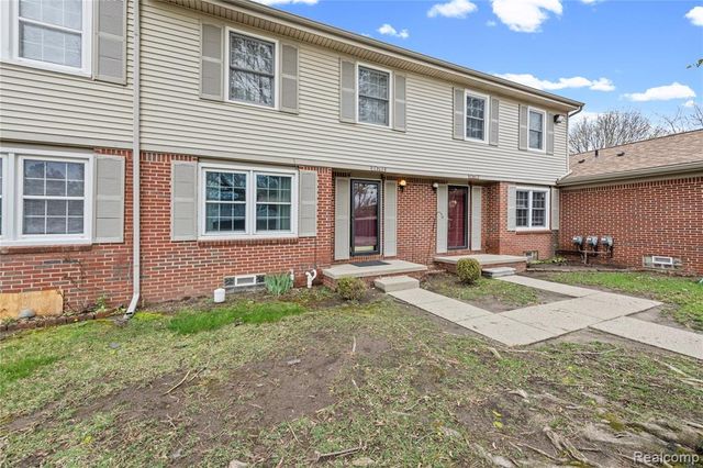 24762 Bashian Drive, Novi, MI 48375