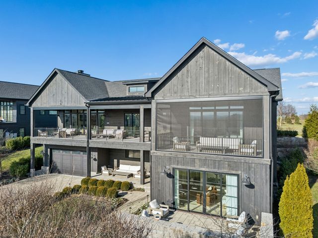 7361 Harlow Dr, College Grove, TN 37046